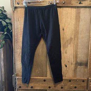 Women’s basic black leggings